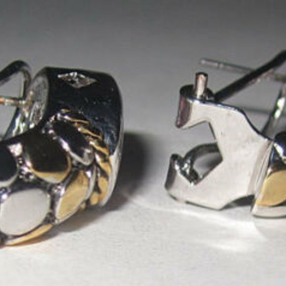 Earrings pink swarovski CZ half hoop cable NWT - Picture 2 of 4